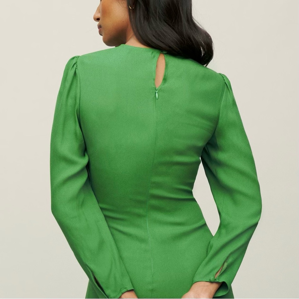 ๐ Reformation, Kelly Green Freda Ruched Midi Dress - Picture 10 of 16